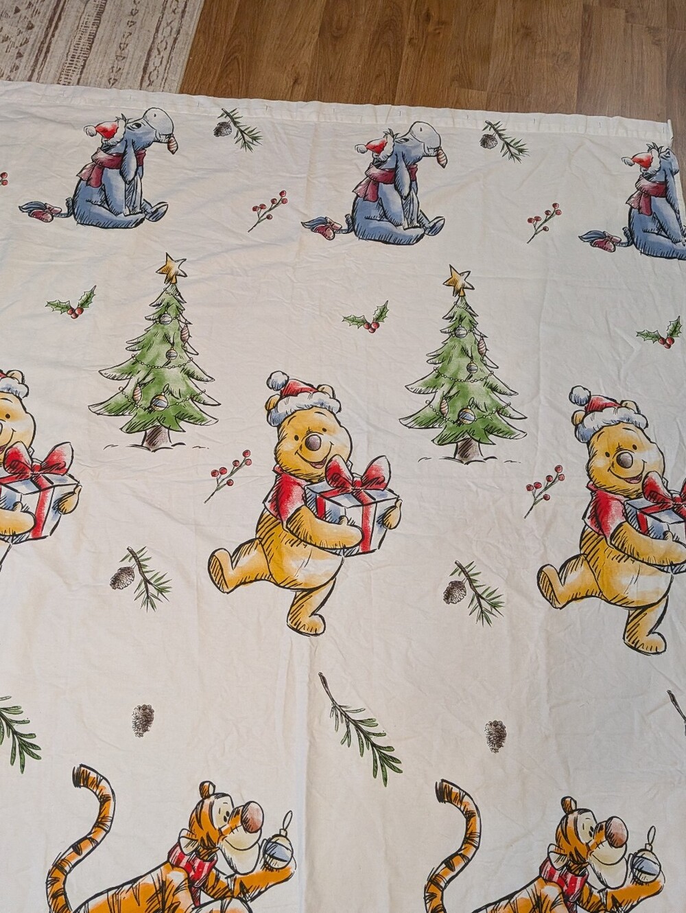 Disney Winnie the Pooh Holiday Shower Curtain 🎄🎄